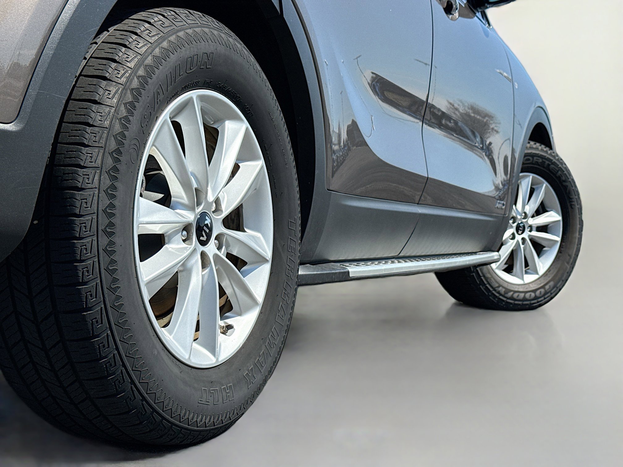 Used 2019 Kia Sorento LX w/ LX Convenience Package image 16