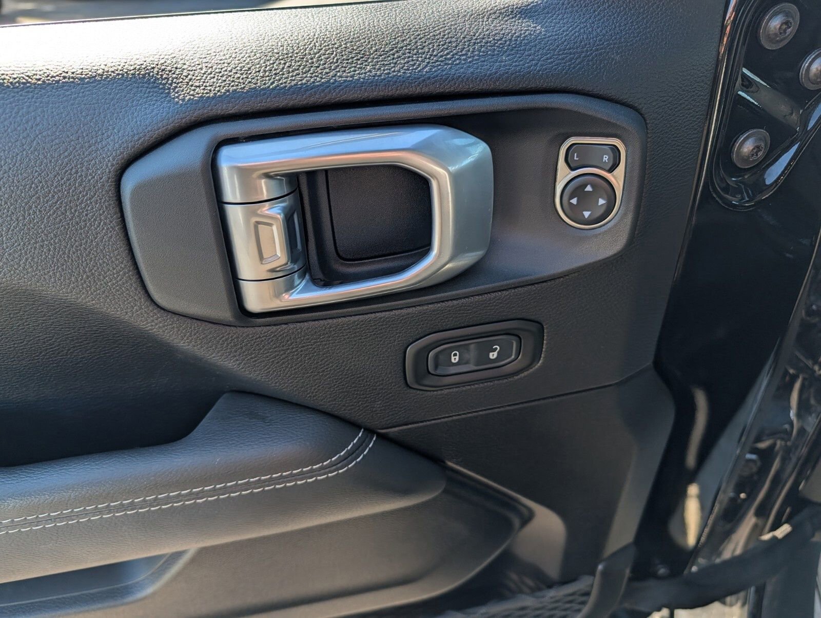 Used 2022 Jeep Wrangler Unlimited Sahara w/ LED Lighting Group image 31