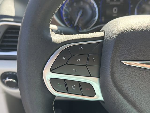 Used 2022 Chrysler Voyager LX FWD image 16