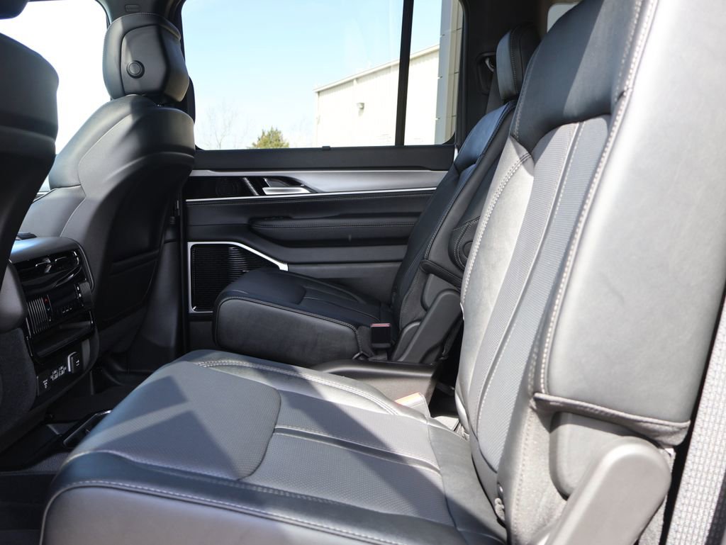 New 2026 Jeep Grand Wagoneer L Limited w/ Premium Group II image 19