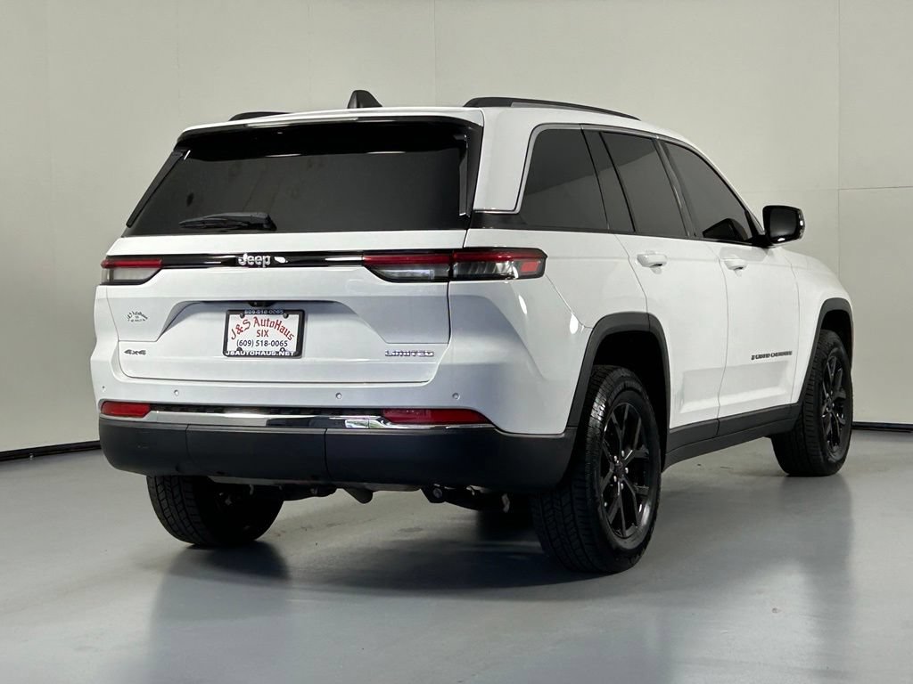 Used 2023 Jeep Grand Cherokee Limited AWD/4WD image 7