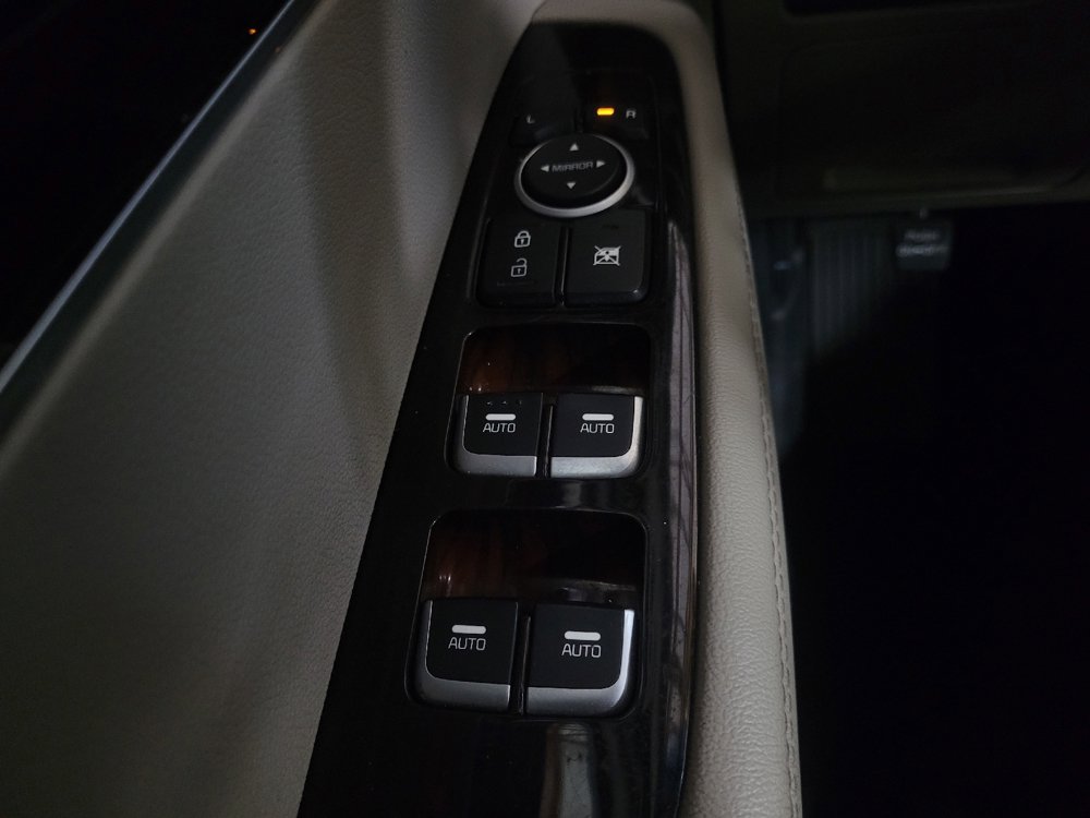 Used 2019 Kia Sorento LX image 27