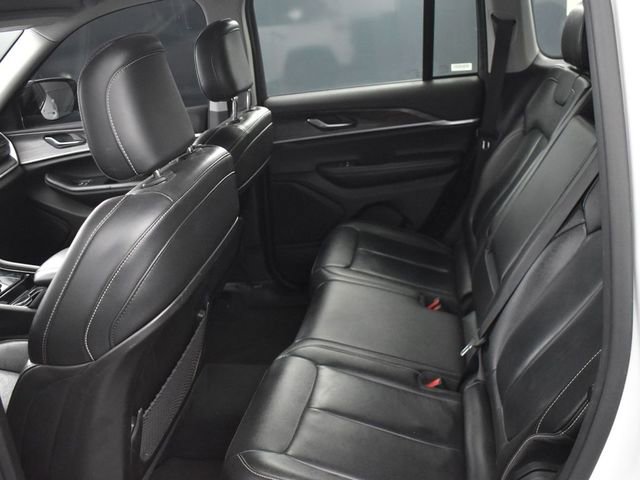 Used 2023 Jeep Grand Cherokee Limited w/ Black Appearance Package image 31