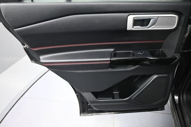 Used 2022 Ford Explorer ST-Line AWD/4WD image 18