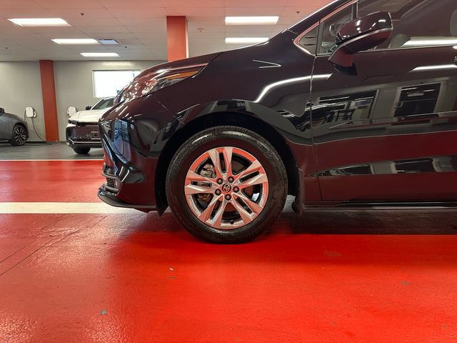 Certified 2025 Toyota Sienna XLE w/ XLE Plus Package AWD/4WD image 26