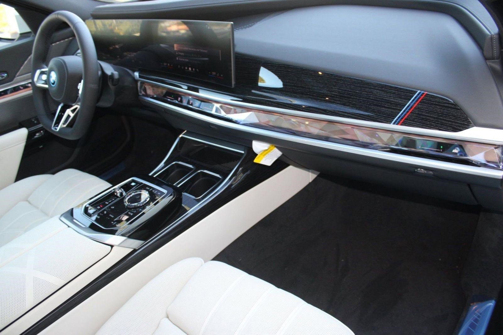 Used 2026 BMW i7 eDrive50 image 33