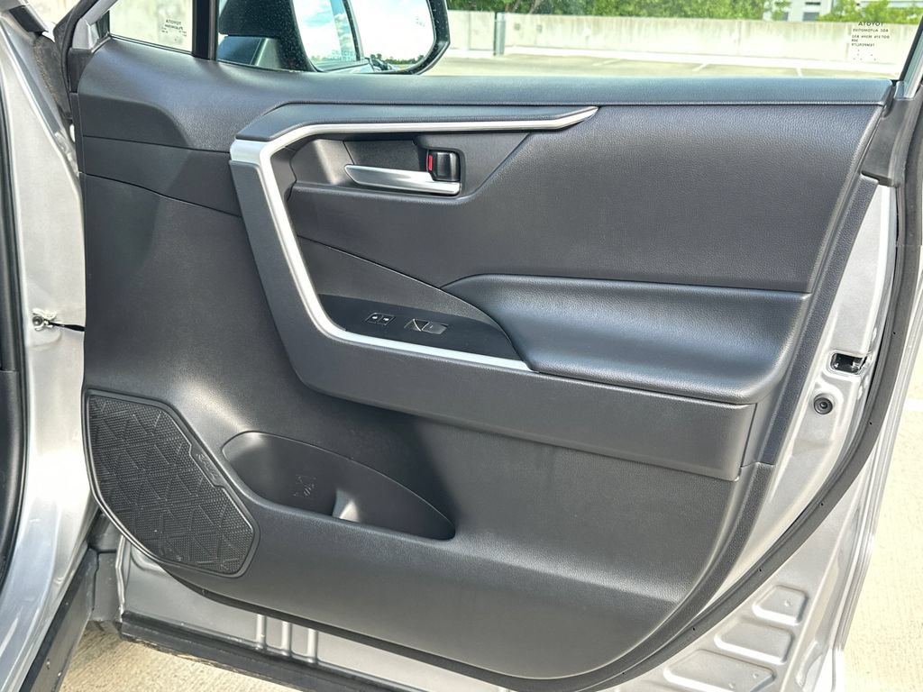 Used 2024 Toyota RAV4 XLE FWD image 13