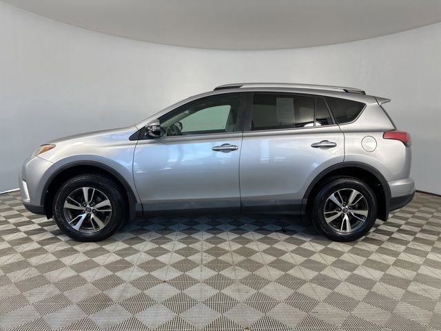 Used 2016 Toyota RAV4 XLE AWD/4WD image 4