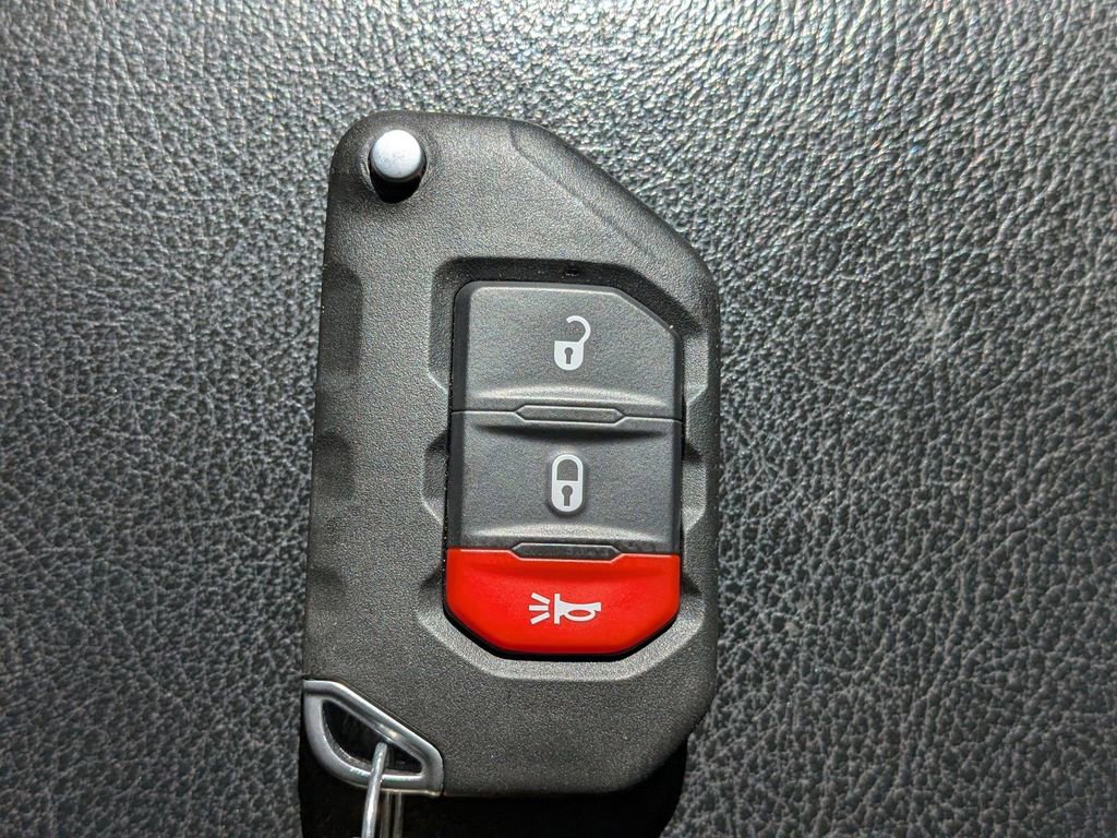 Used 2021 Jeep Gladiator Mojave w/ Trailer Tow Package image 30