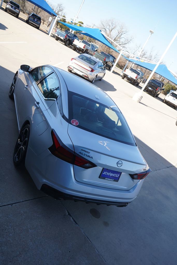 Used 2024 Nissan Altima 2.5 SR image 12
