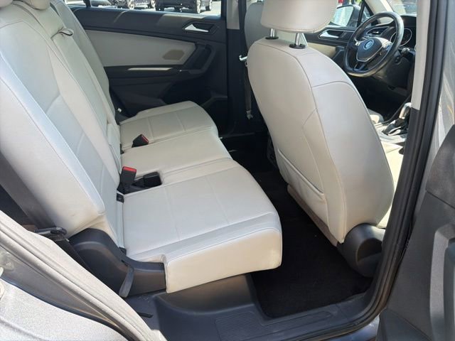 Used 2018 Volkswagen Tiguan SEL FWD image 25
