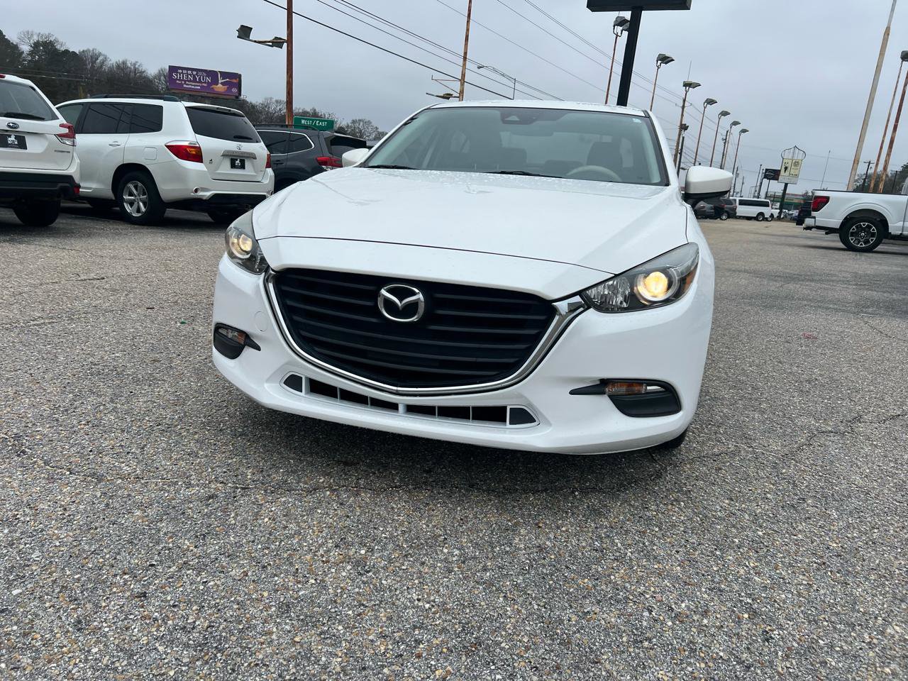 Used 2018 MAZDA MAZDA3 Sport image 5