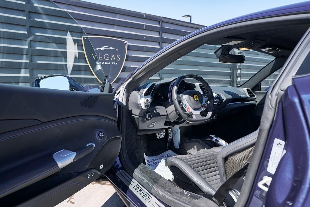 Used 2018 Ferrari 488 GTB image 37