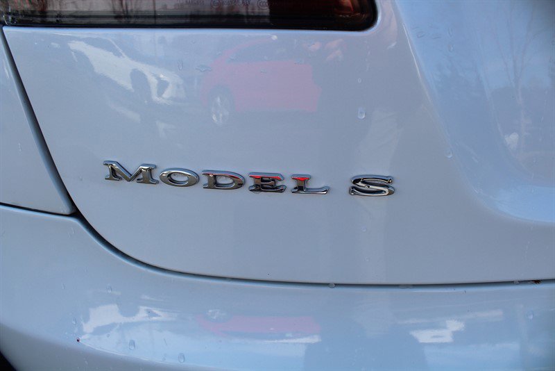 Used 2013 Tesla Model S Performance RWD image 31