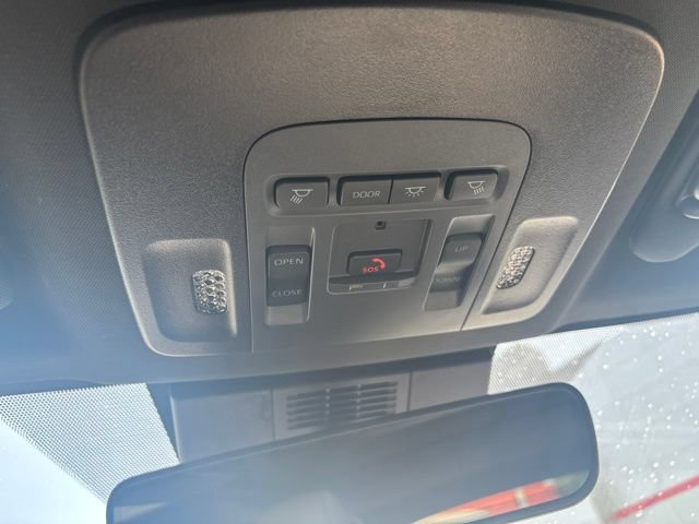 Used 2025 Toyota Camry SE w/ Convenience Package FWD image 13