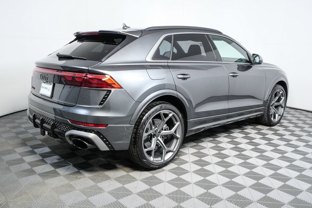 New 2026 Audi RS Q8 performance image 3