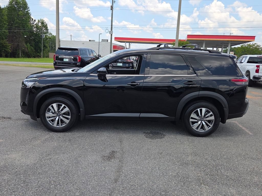 New 2026 Nissan Pathfinder SL FWD image 2