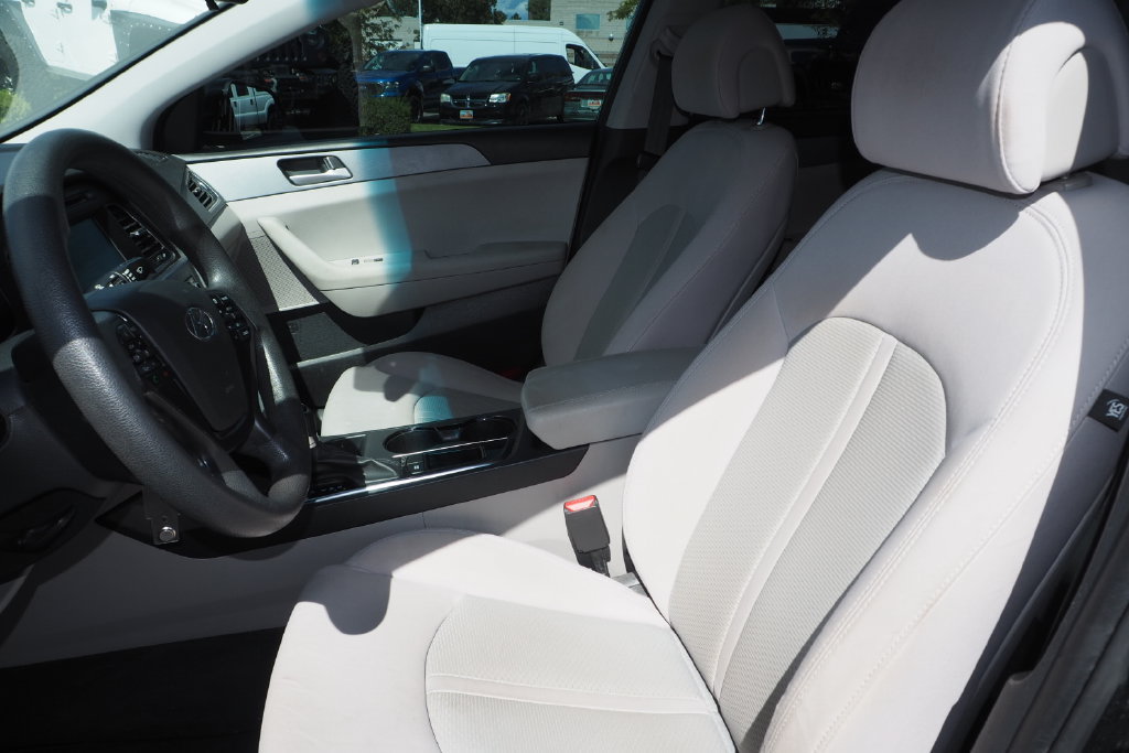 Used 2017 Hyundai Sonata SE FWD image 12