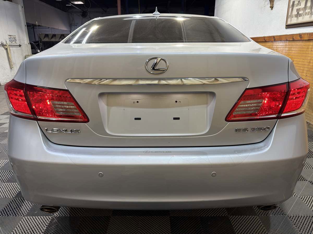 Used 2010 Lexus ES 350 image 4