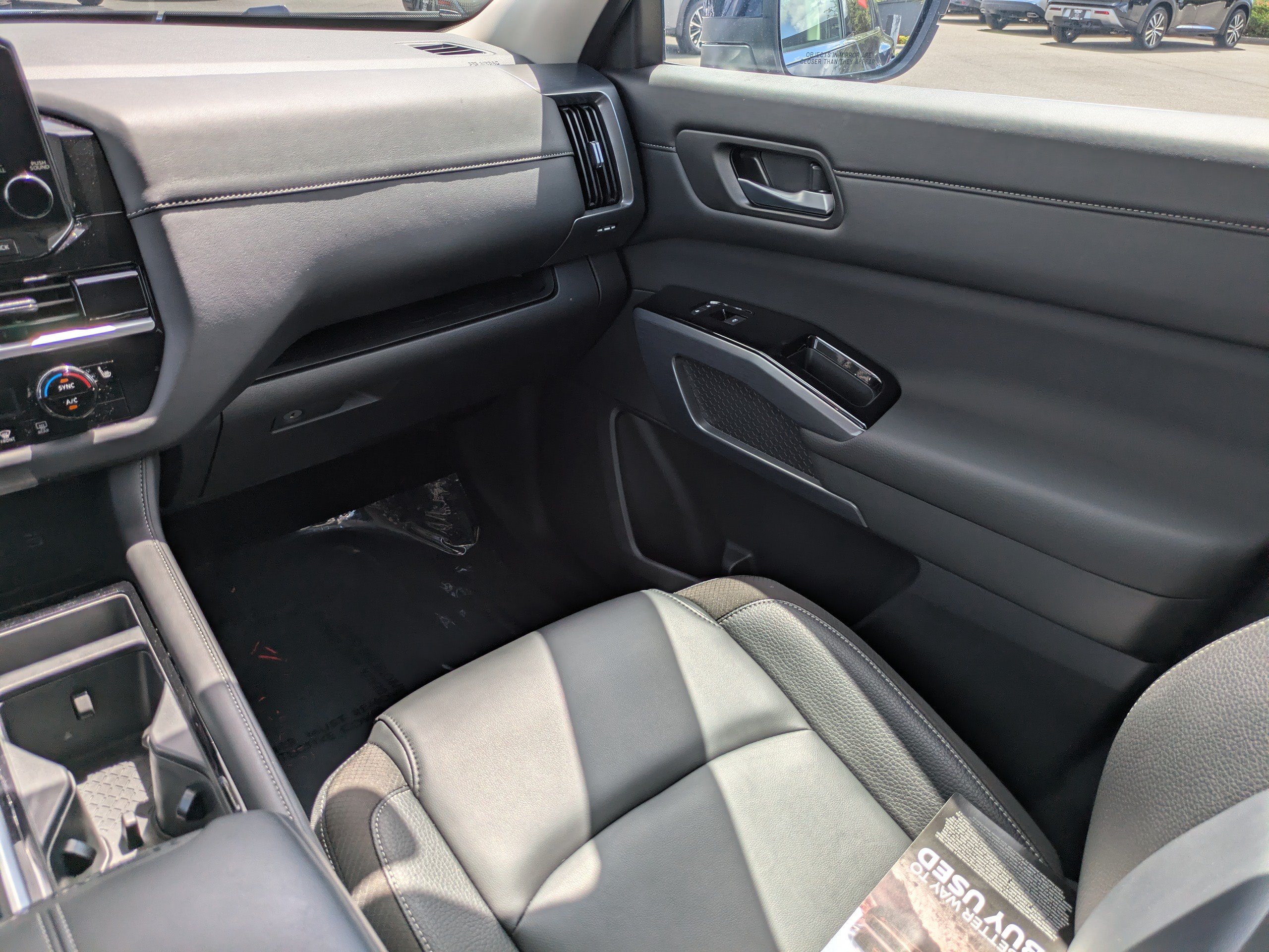 Certified 2025 Nissan Pathfinder SL w/ Cargo Package FWD image 19