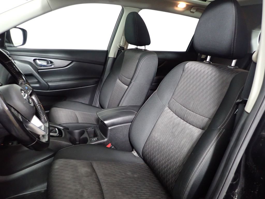 Used 2020 Nissan Rogue SV w/ Sun & Sound Touring Package image 25