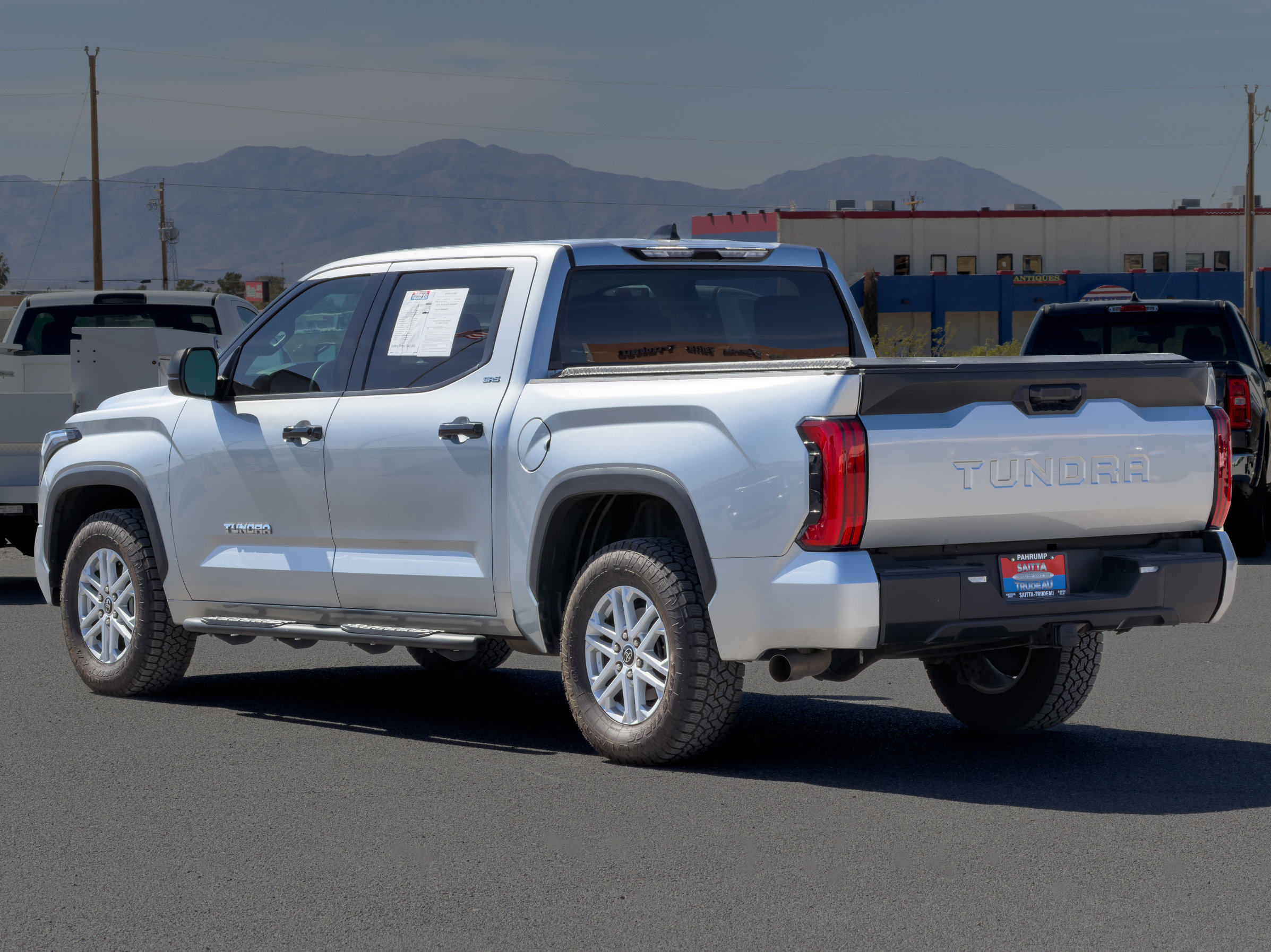 Used 2022 Toyota Tundra SR5 image 3