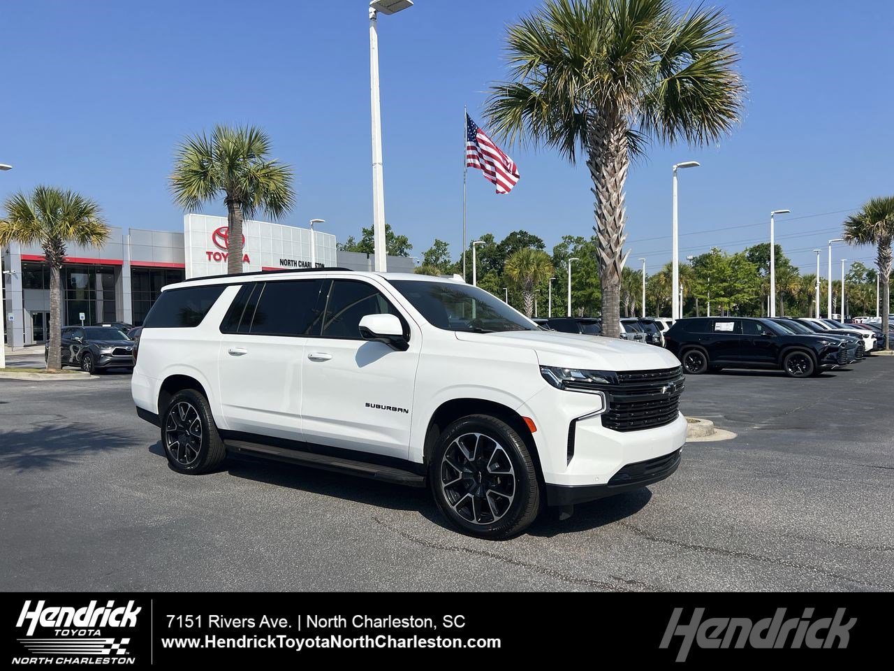 Used 2021 Chevrolet Suburban RST w/ Luxury Package AWD/4WD image 1