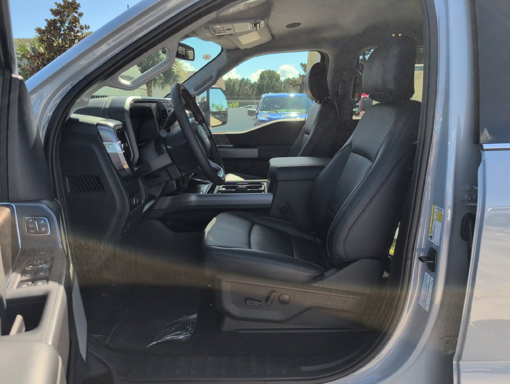 New 2027 Ford F250 Lariat w/ Lariat Ultimate Package AWD/4WD image 5