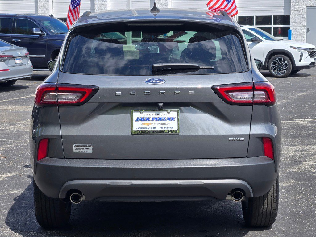 Used 2025 Ford Escape ST-Line AWD/4WD image 13