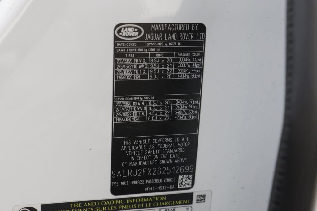 Certified 2025 Land Rover Discovery S AWD/4WD image 25