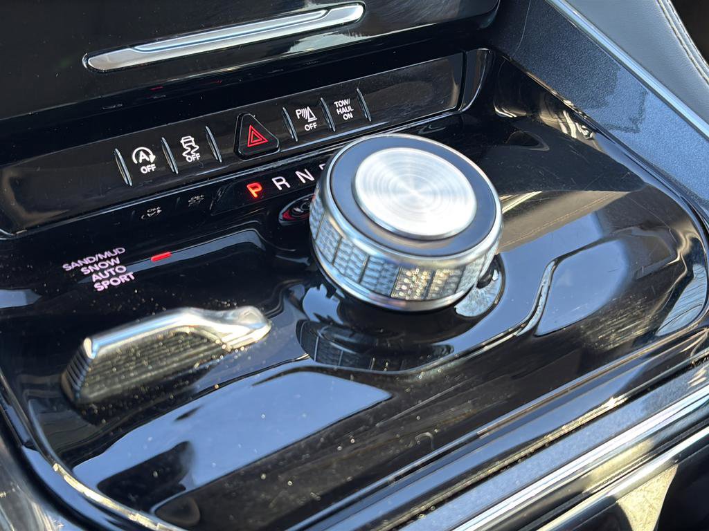 Used 2023 Jeep Wagoneer 4WD w/ Premium Group I image 35