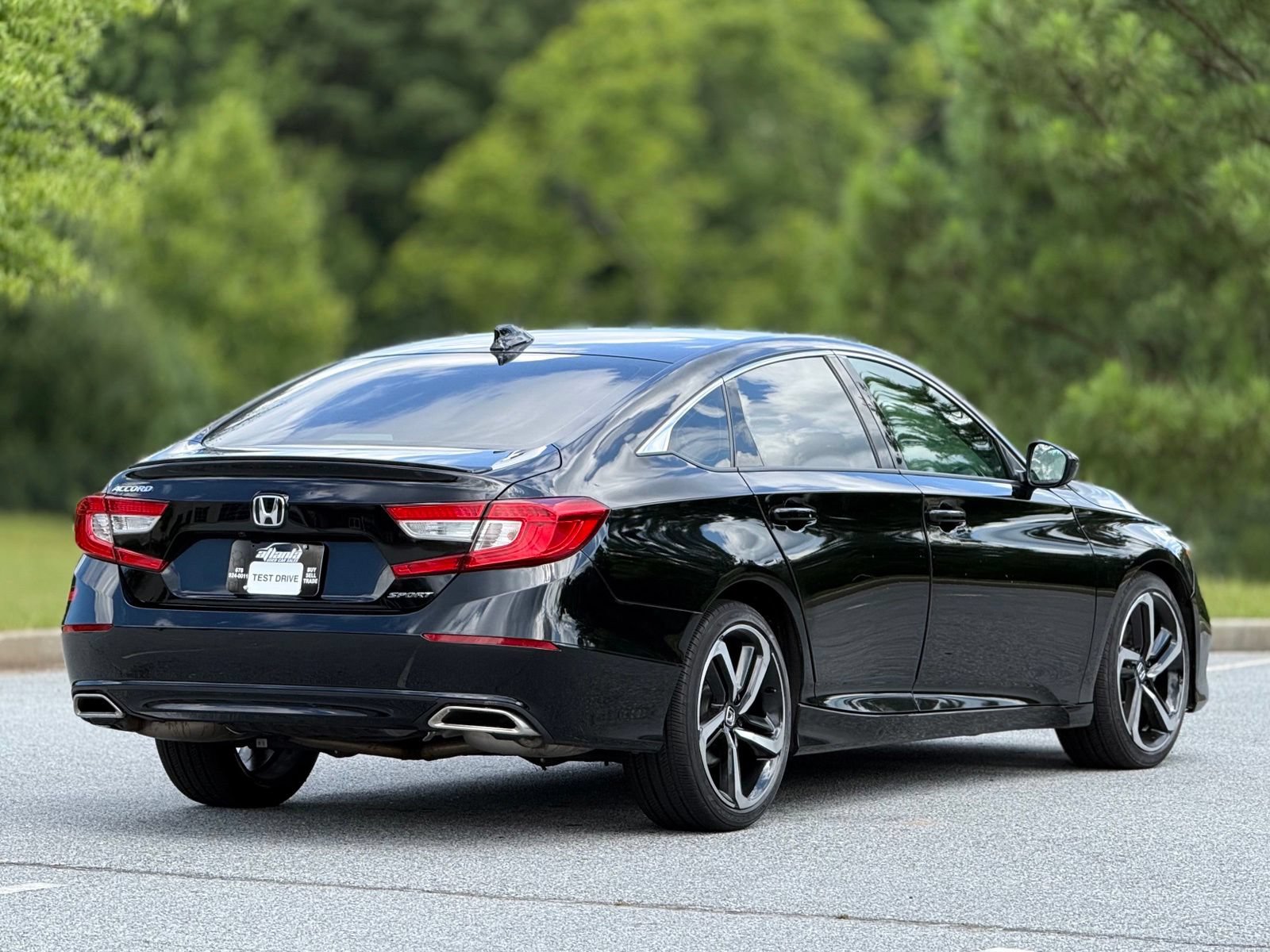 Used 2022 Honda Accord Sport image 11