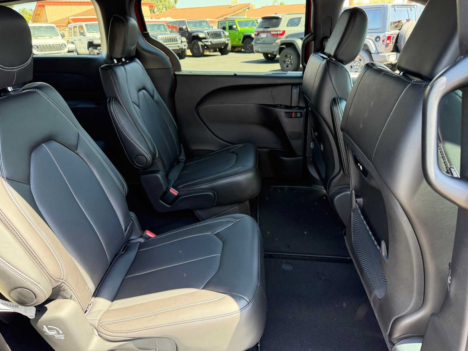 New 2026 Chrysler Pacifica Select AWD/4WD image 22