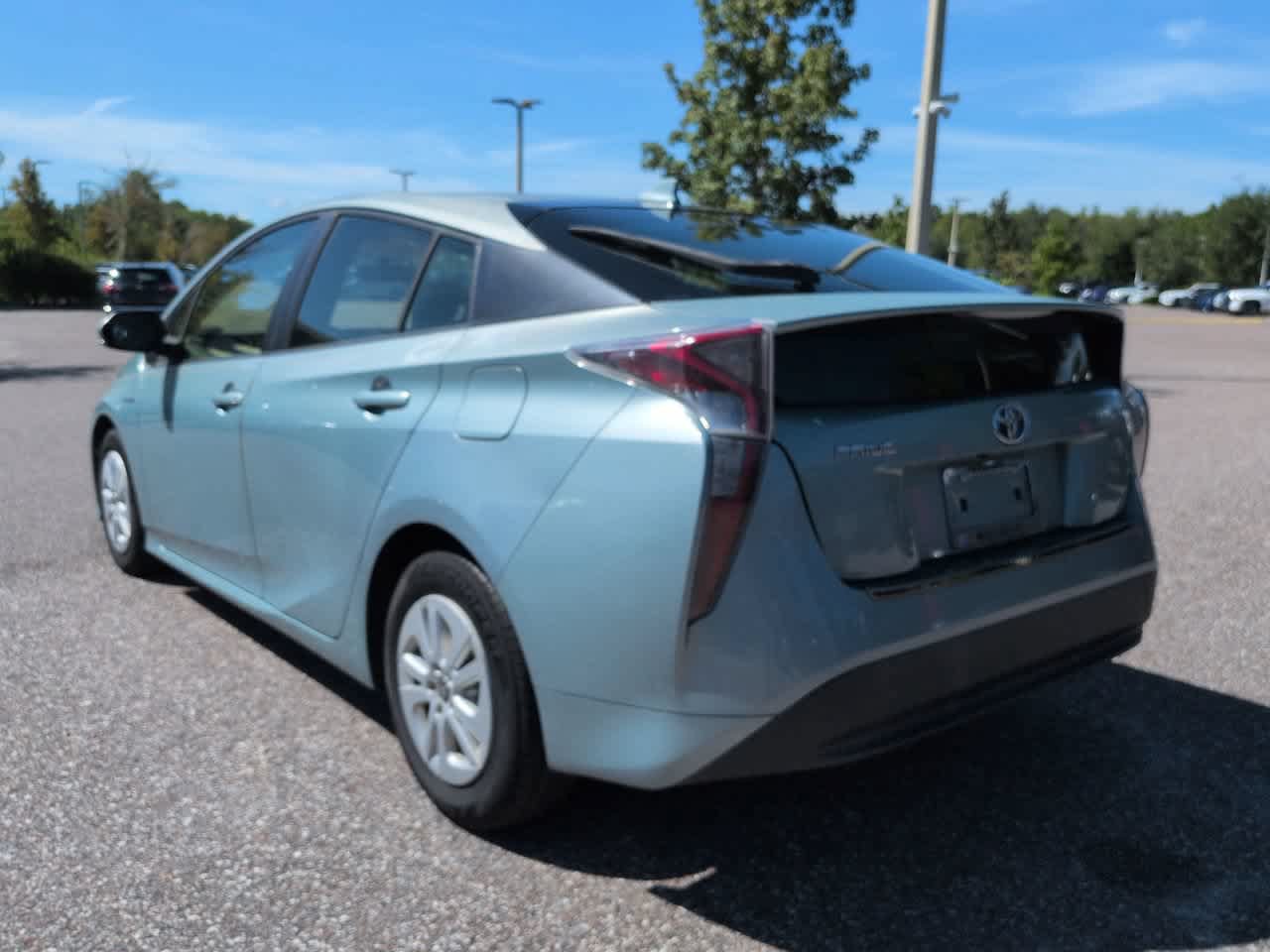 Used 2016 Toyota Prius Two FWD image 4