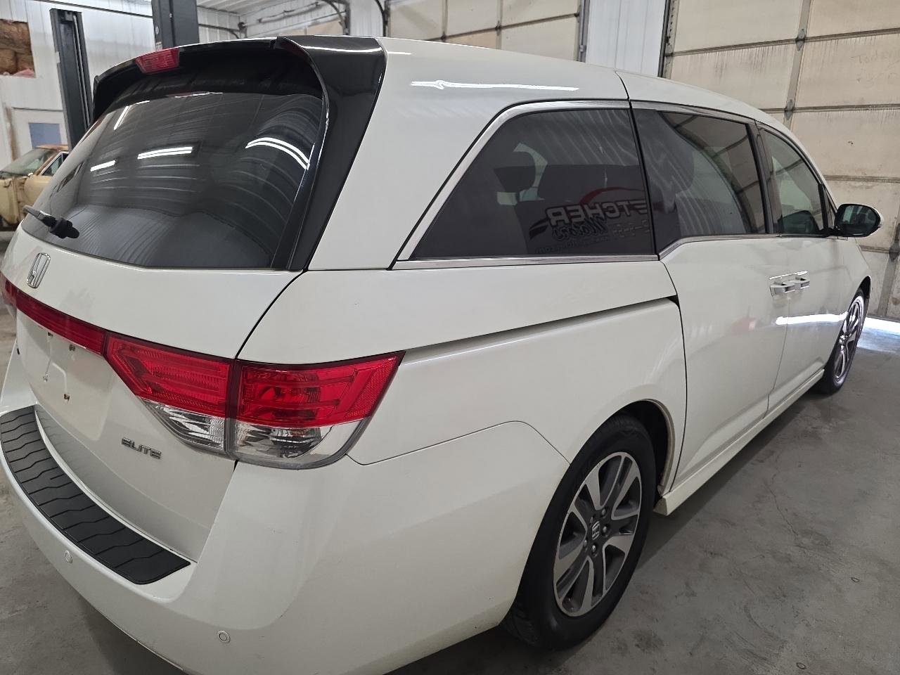 Used 2016 Honda Odyssey Touring Elite image 12