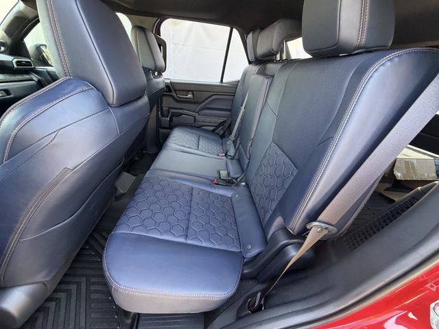 Used 2025 Toyota 4Runner Platinum AWD/4WD image 31
