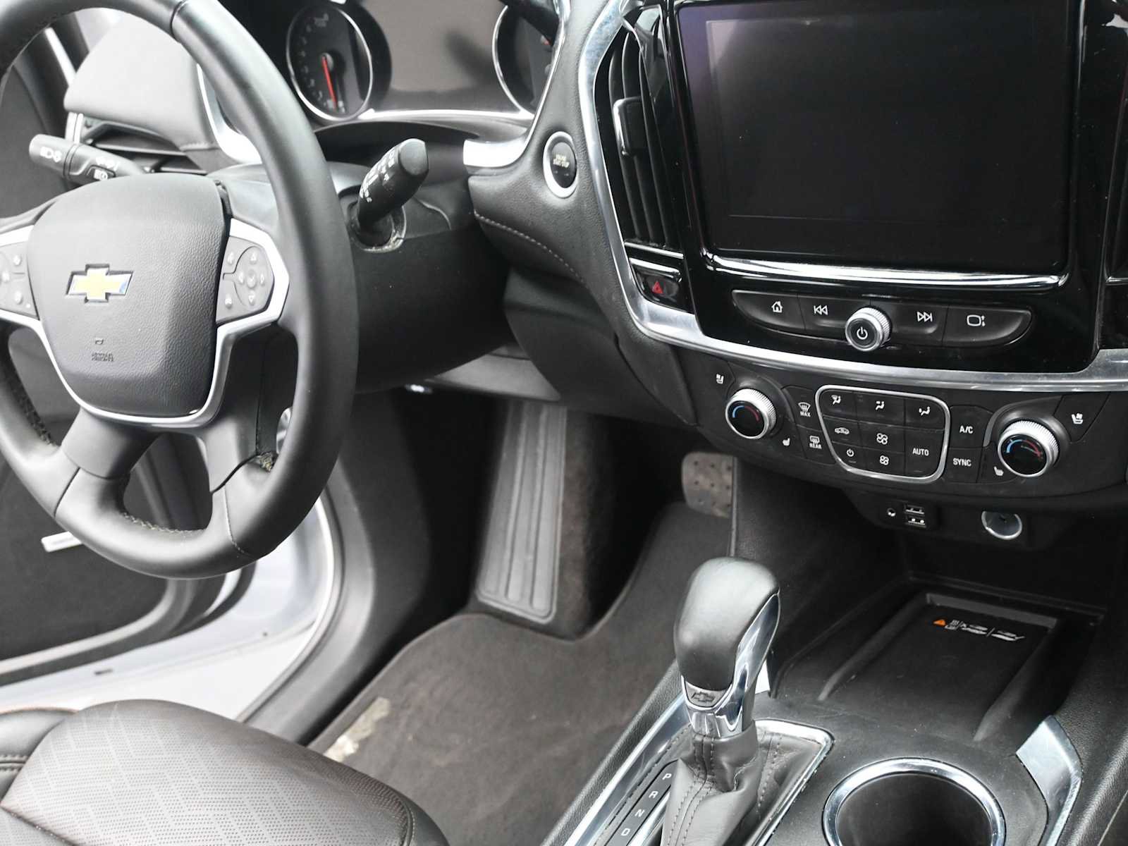 Used 2023 Chevrolet Traverse High Country image 14