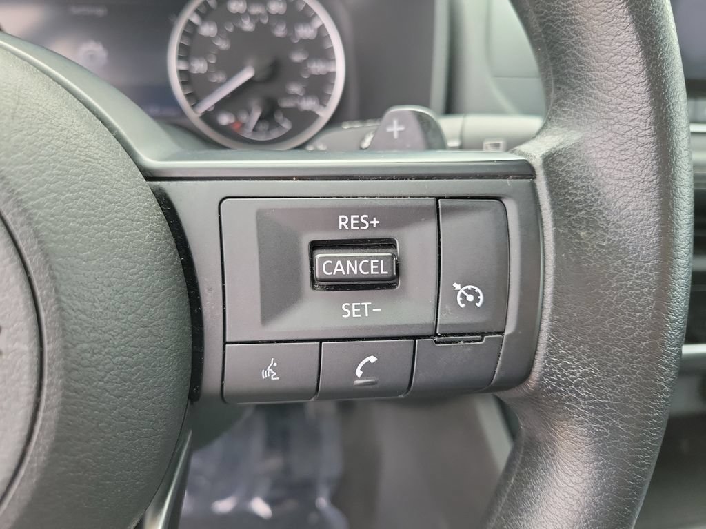 Used 2023 Nissan Rogue S AWD/4WD image 21