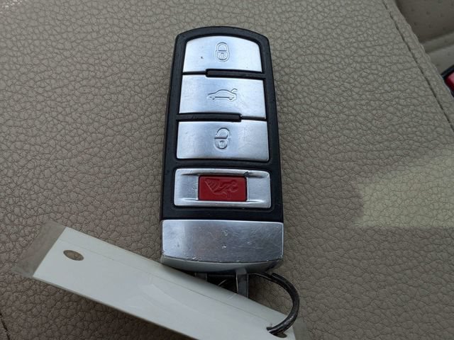 Used 2012 Volkswagen CC Lux FWD image 29