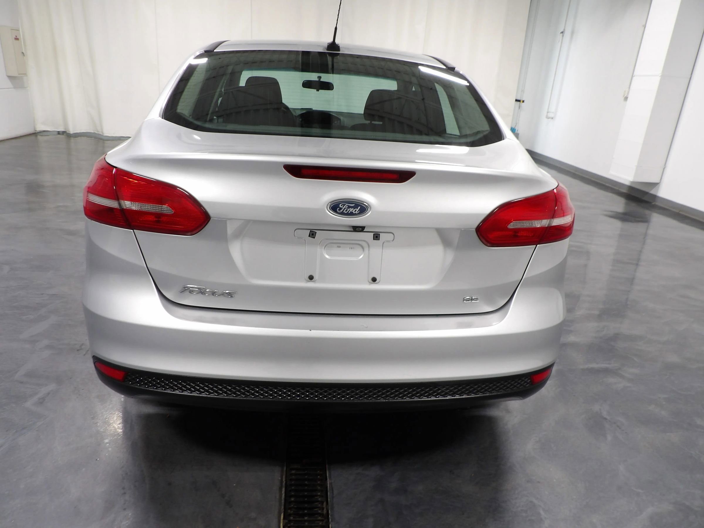 Used 2018 Ford Focus SE FWD image 5