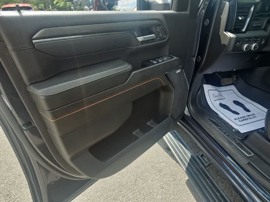 Used 2024 GMC Sierra 2500 AT4 w/ AT4 Premium Plus Package AWD/4WD image 9