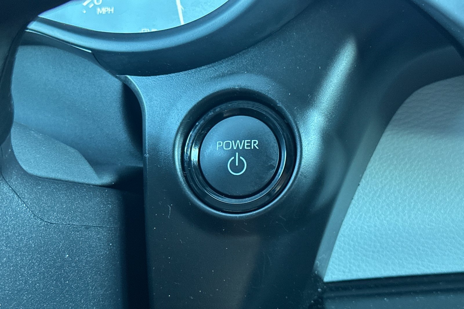 Certified 2025 Toyota Sienna XLE FWD image 25