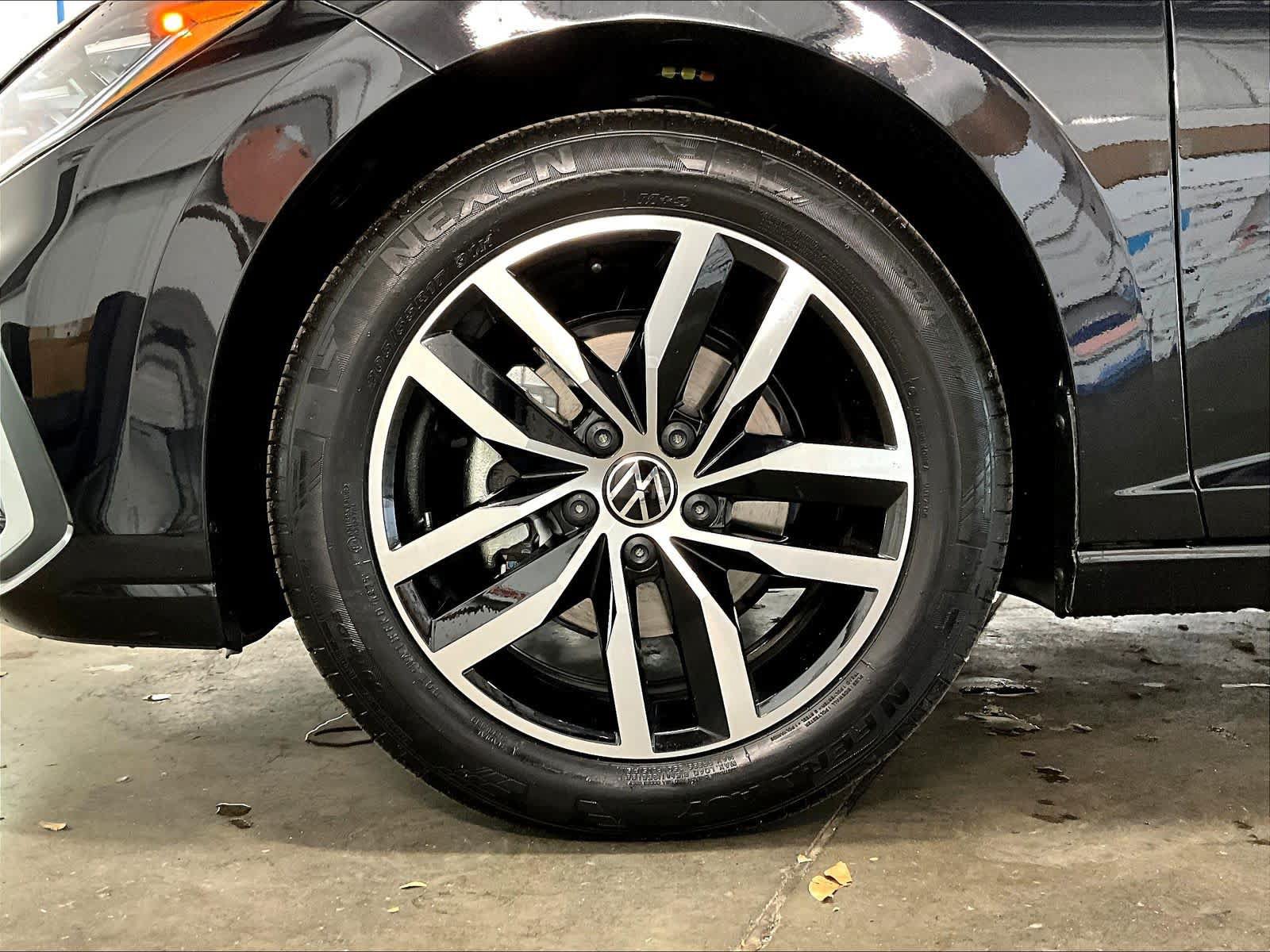 New 2026 Volkswagen Jetta SE FWD image 9