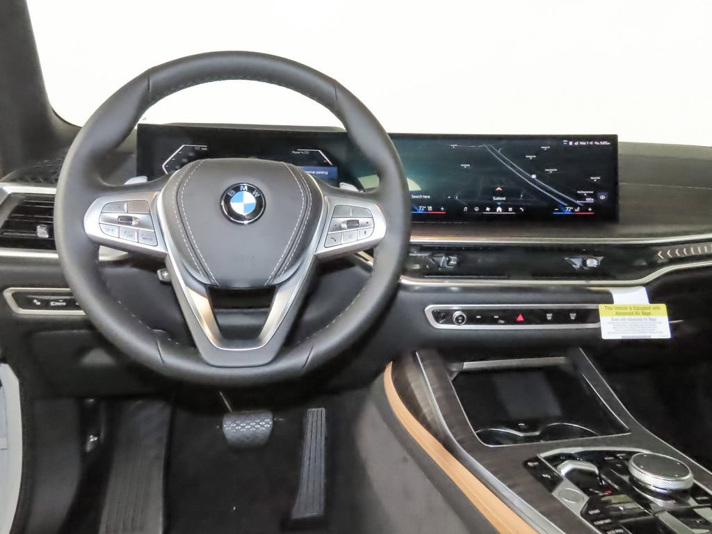 Used 2025 BMW X7 xDrive40i w/ Parking Assistance Package AWD/4WD image 15