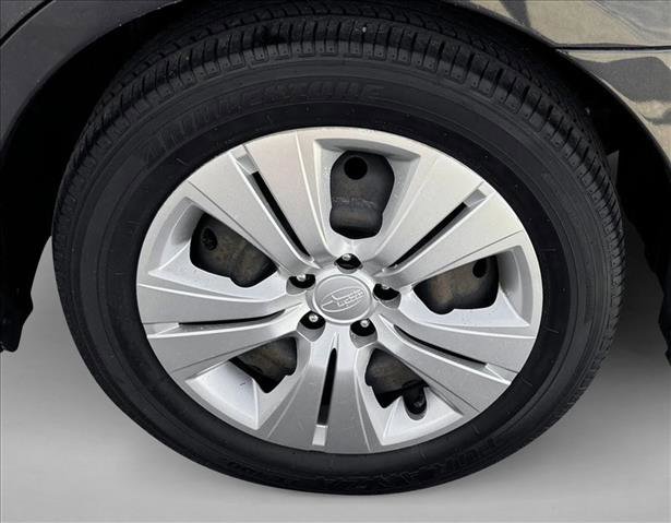 Used 2013 Subaru Legacy 2.5i AWD/4WD image 9