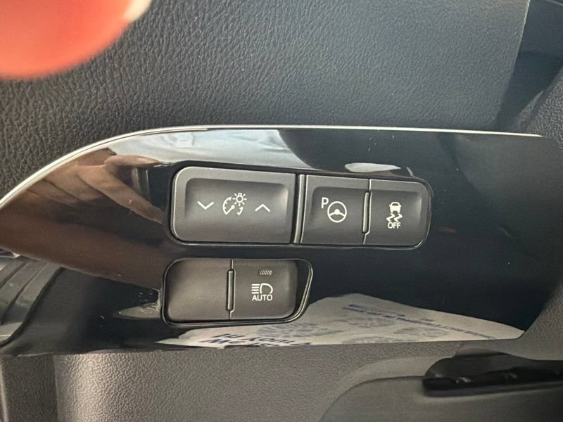 Used 2017 Toyota Prius Two w/ Prius Two Safety Plus Package FWD image 15