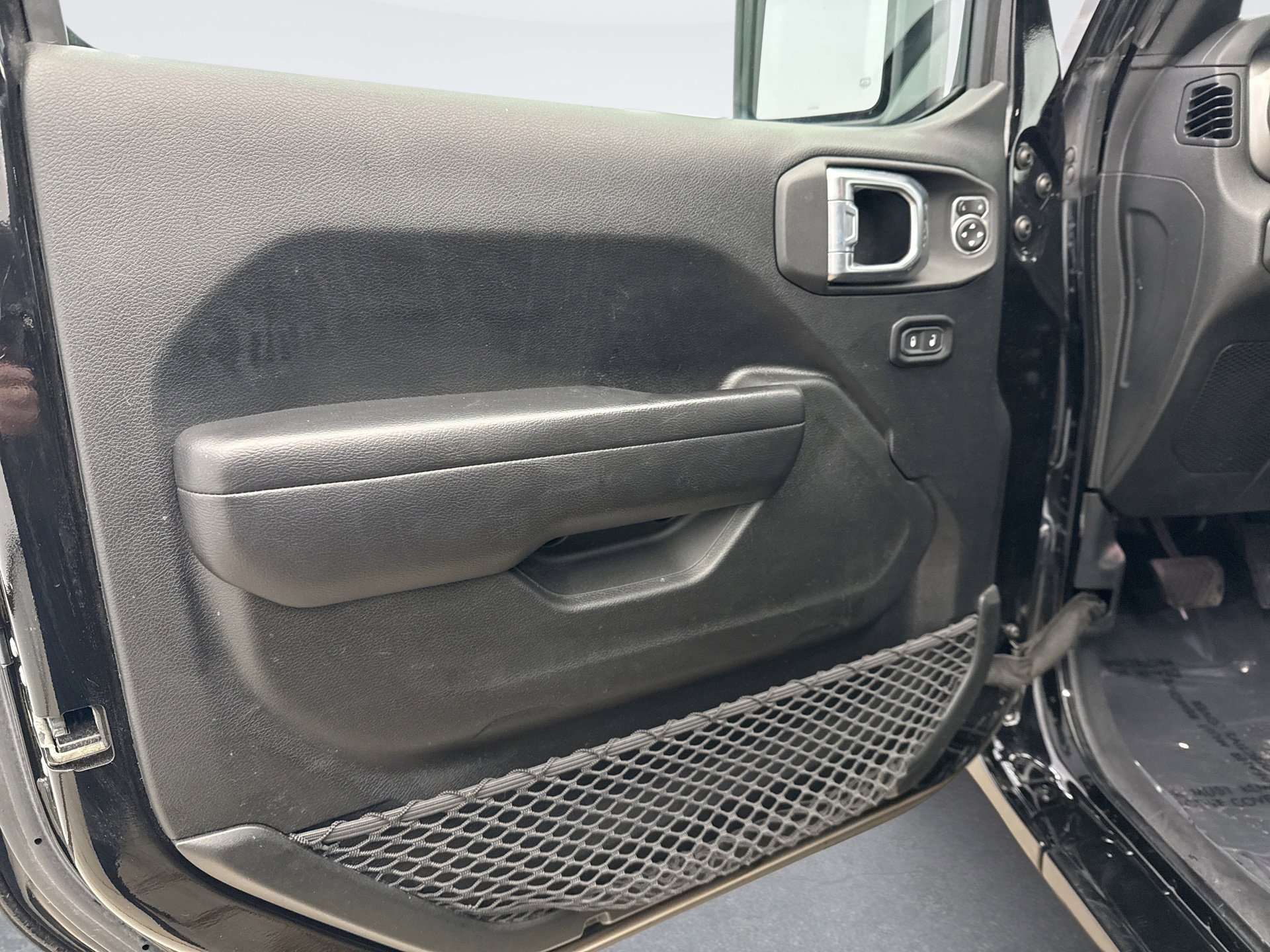 Used 2021 Jeep Wrangler Unlimited Sport image 9