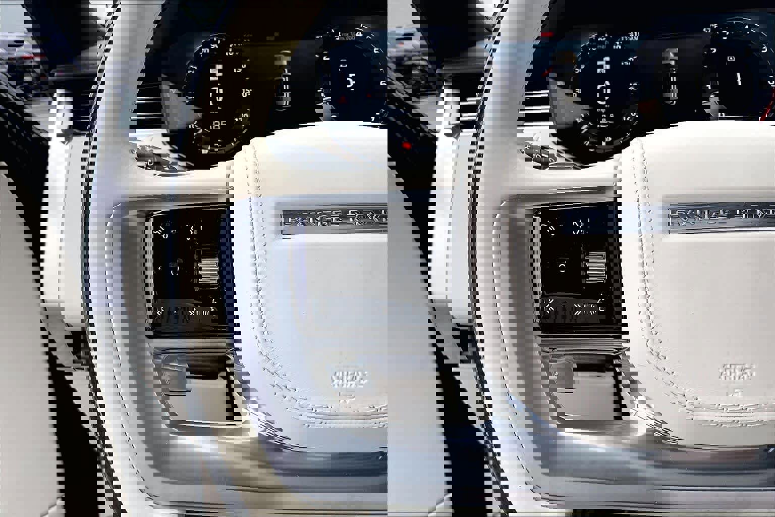 Used 2023 Land Rover Range Rover Autobiography image 19