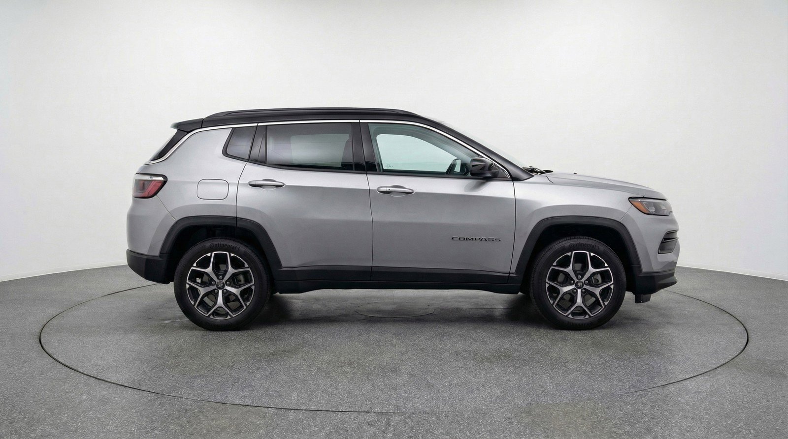 Used 2025 Jeep Compass Limited image 11