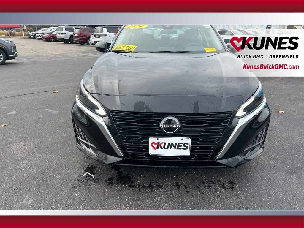 Used 2024 Nissan Altima 2.5 SV image 14